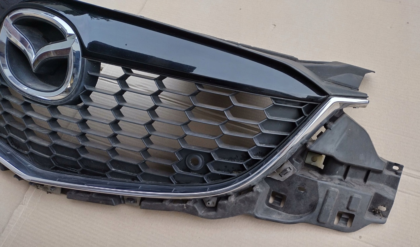 Mazda CX-5 KF Kühlergrill FRONTGRILL Kühlergitter KD4550712 - Thumbnail 7