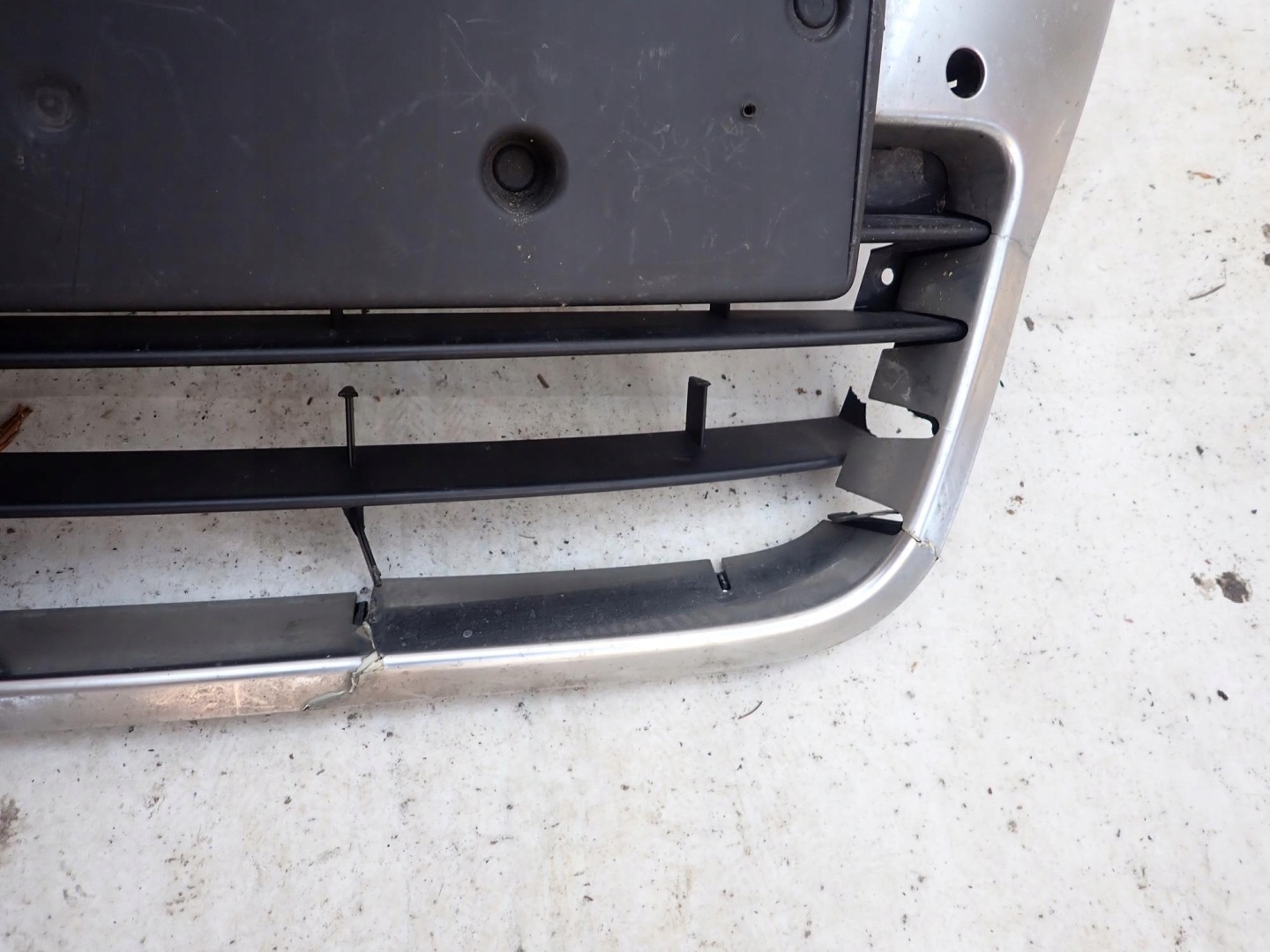 VW Passat B6 Kühlergrill FRONTGRILL Kühlergitter 3C0853653AK - Thumbnail 3