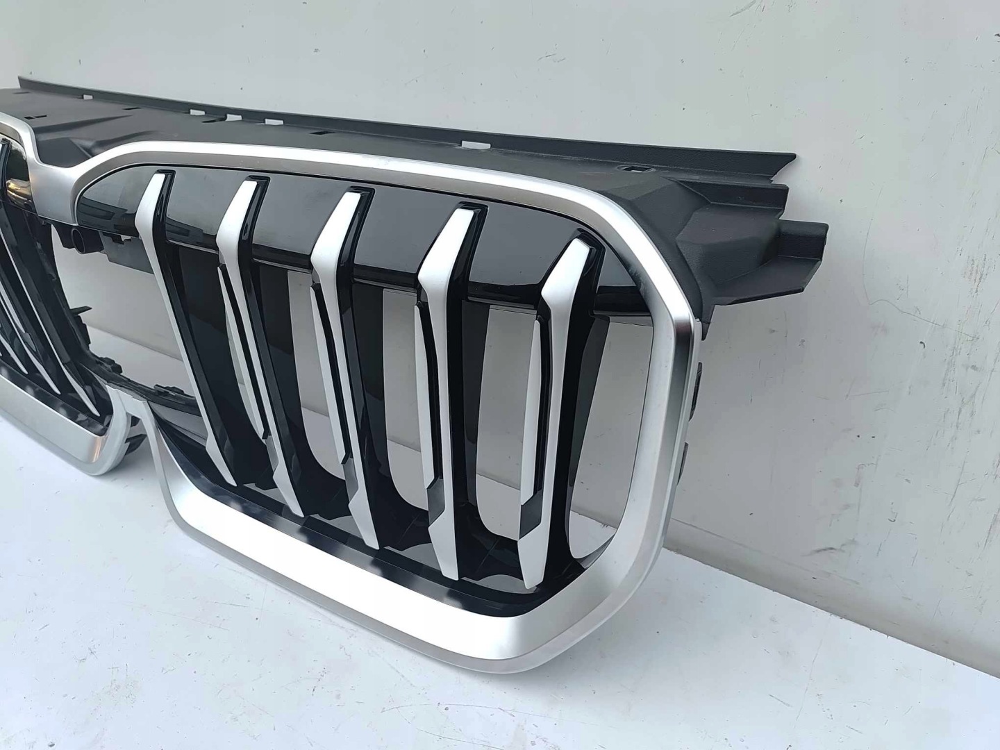 BMW X1 U11 Kühlergrill FRONTGRILL Kühlergitter 9880301 - Thumbnail 6