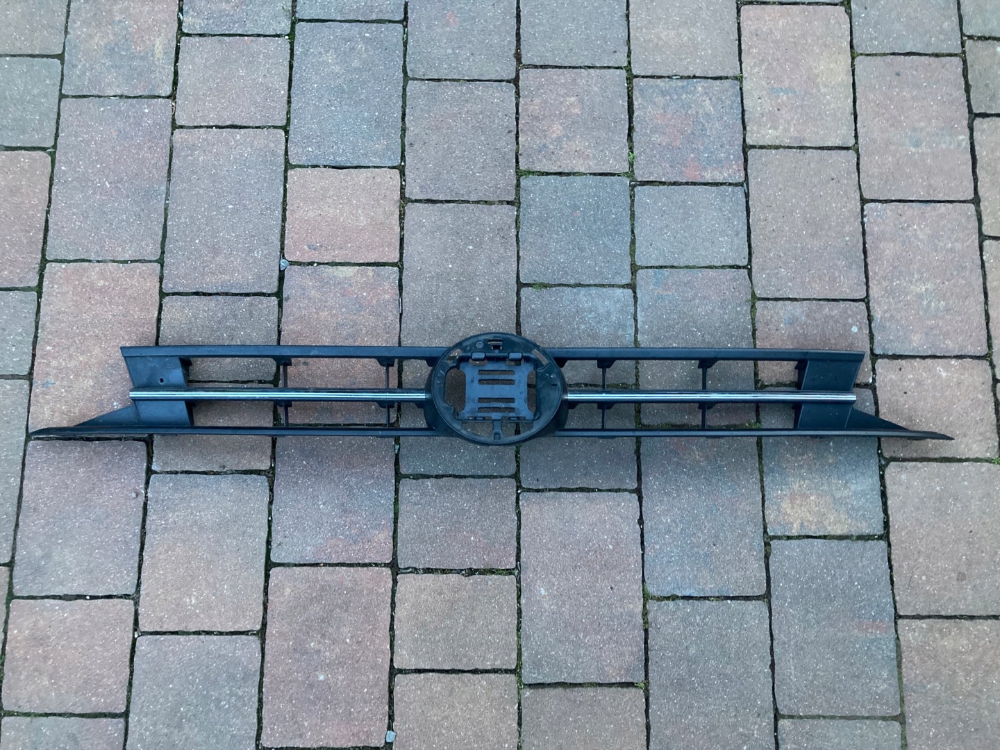 VW Polo 2G0 Kühlergrill FRONTGRILL Kühlergitter 2G0853651M - Thumbnail 1