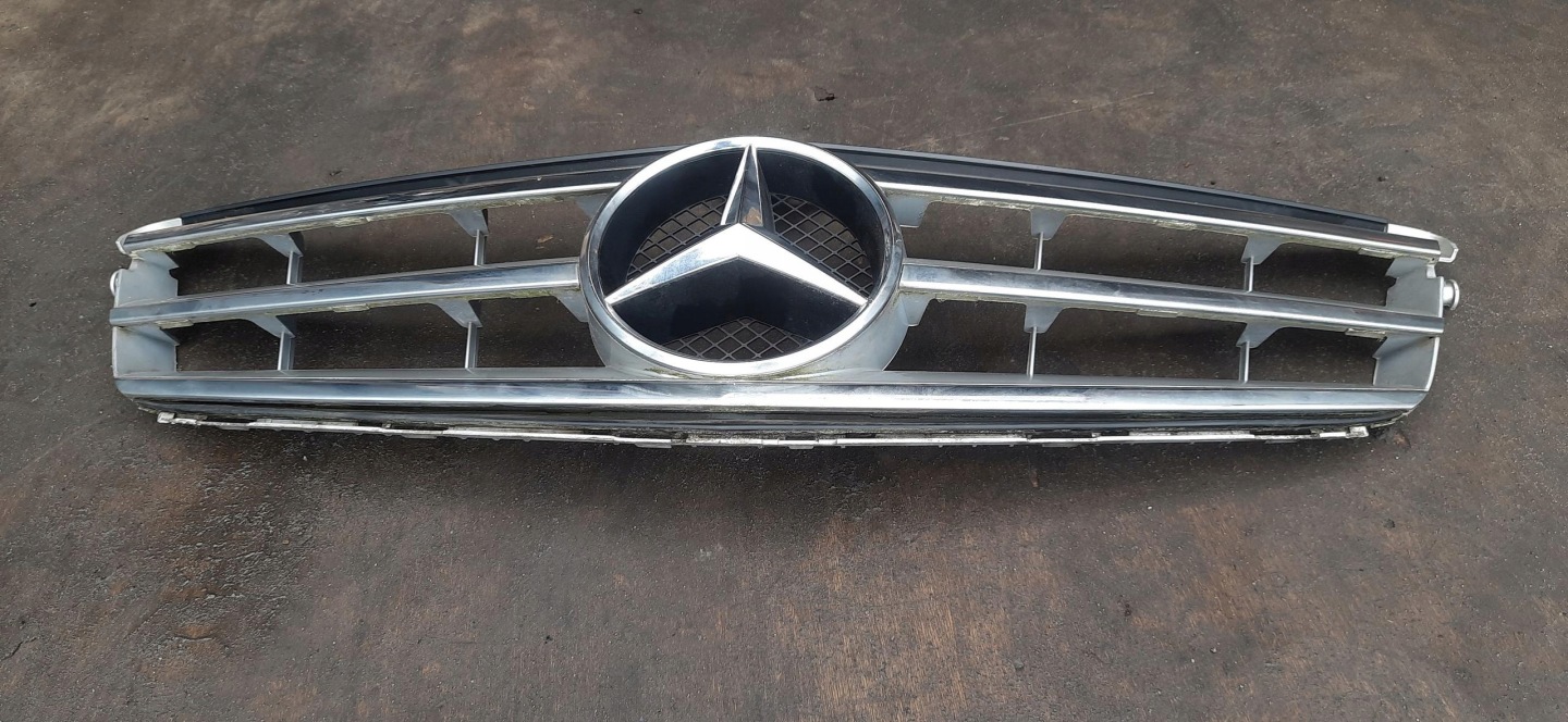 Mercedes-Benz C-Klasse W204 Kühlergrill FRONTGRILL Kühlergitter A2048800023 - Thumbnail 5