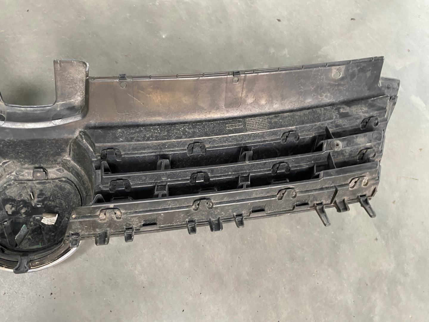 VW Golf V Kühlergrill FRONTGRILL Kühlergitter 5G0853653 - Thumbnail 11