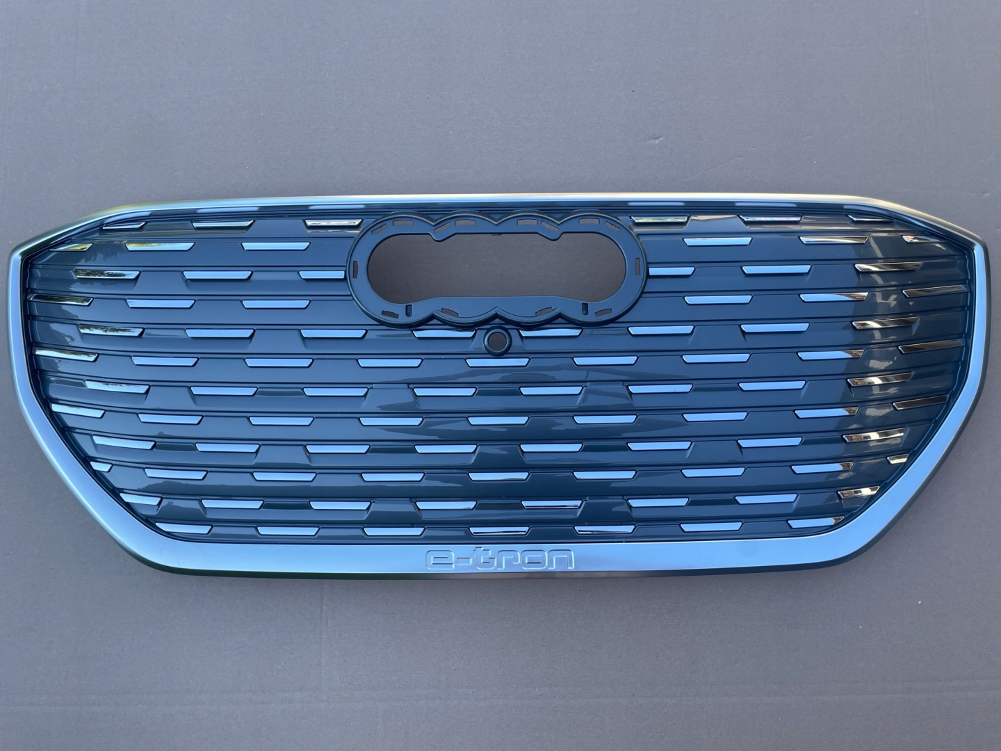 Audi Q4 Kühlergrill FRONTGRILL Kühlergitter 89A853651B - Thumbnail 1