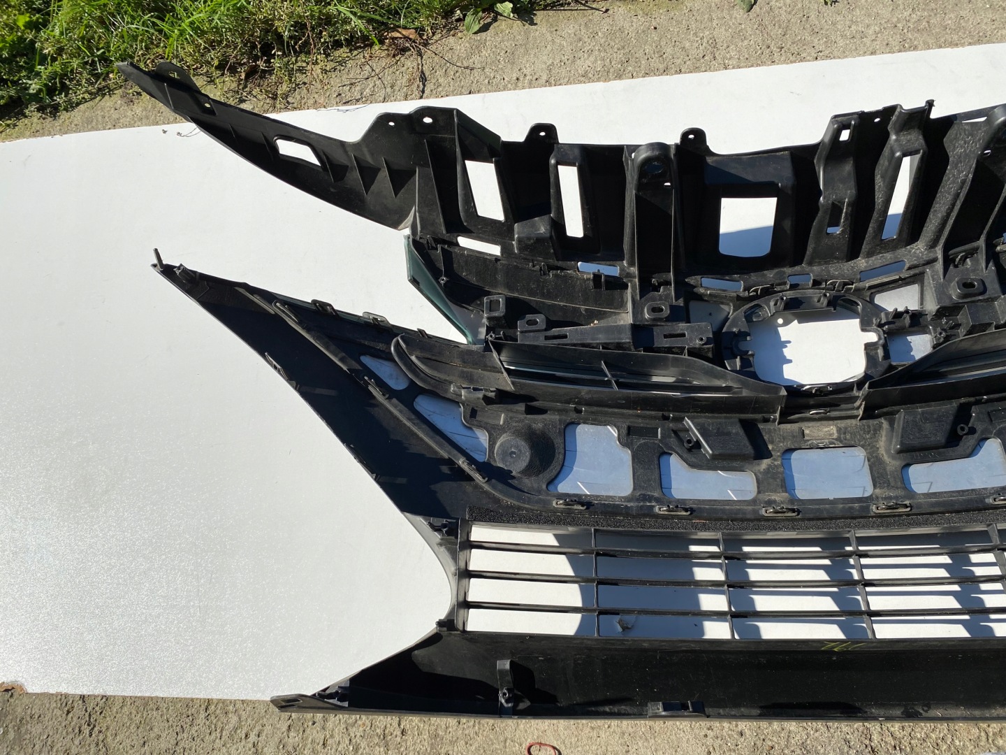 Toyota Prius HW2 Kühlergrill FRONTGRILL Kühlergitter 5311247261 - Thumbnail 9