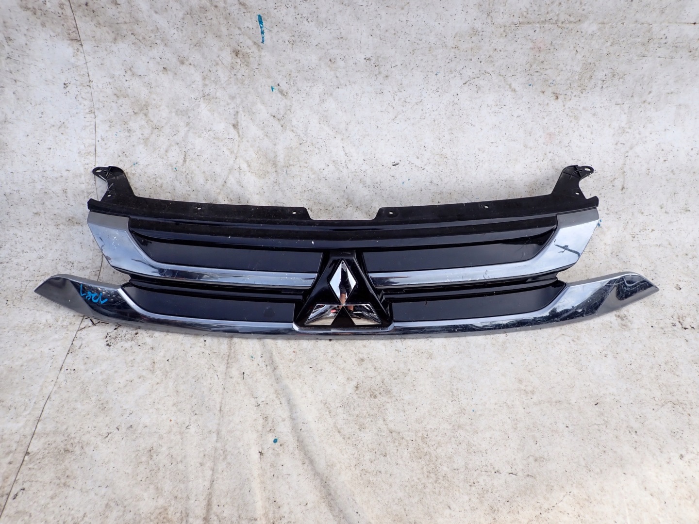 Mitsubishi Outlander CU0W Kühlergrill FRONTGRILL Kühlergitter 7450A992 - Thumbnail 12