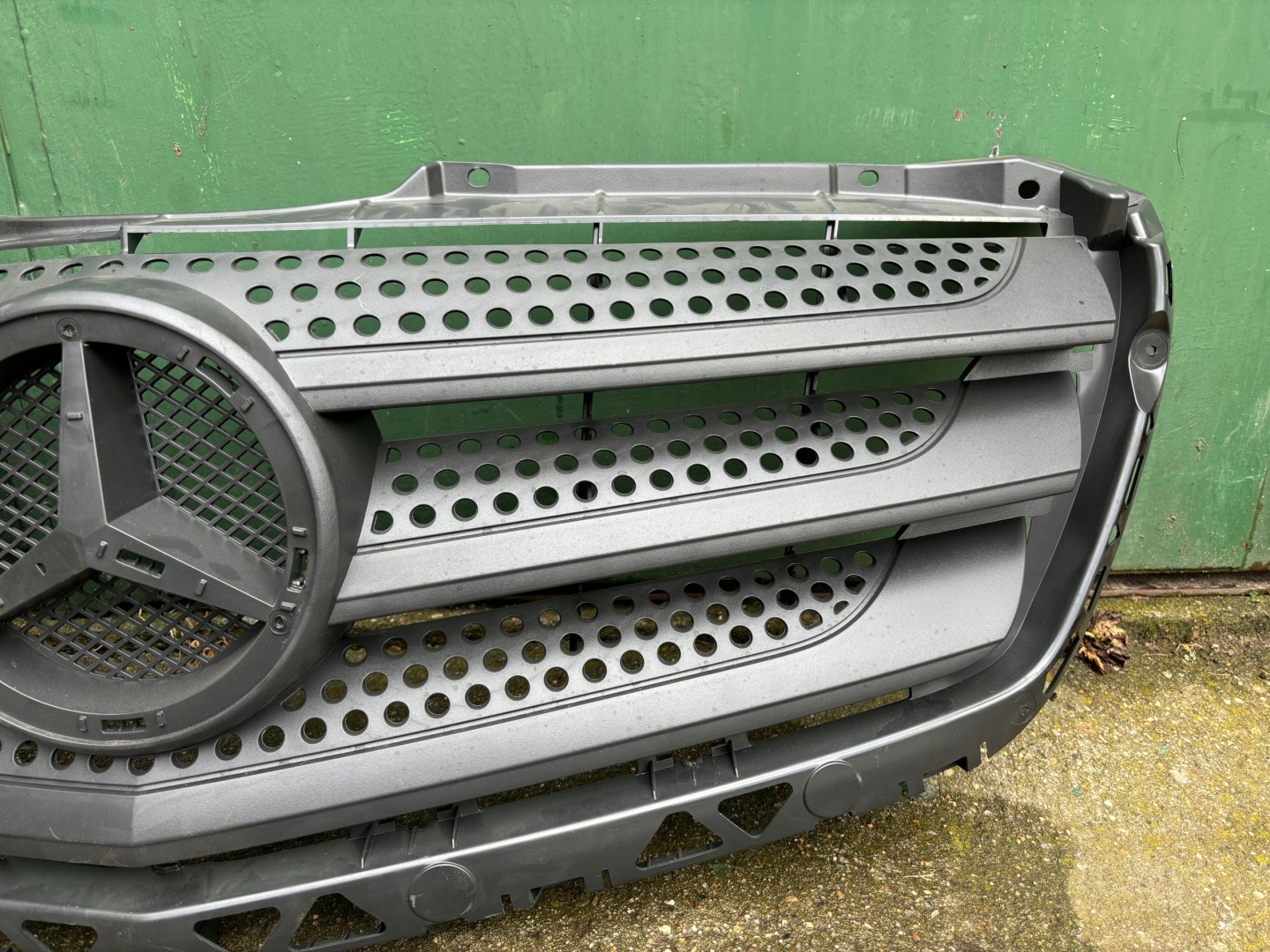 Mercedes-Benz Sprinter W910 Kühlergrill FRONTGRILL Kühlergitter A9068880523 - Thumbnail 3
