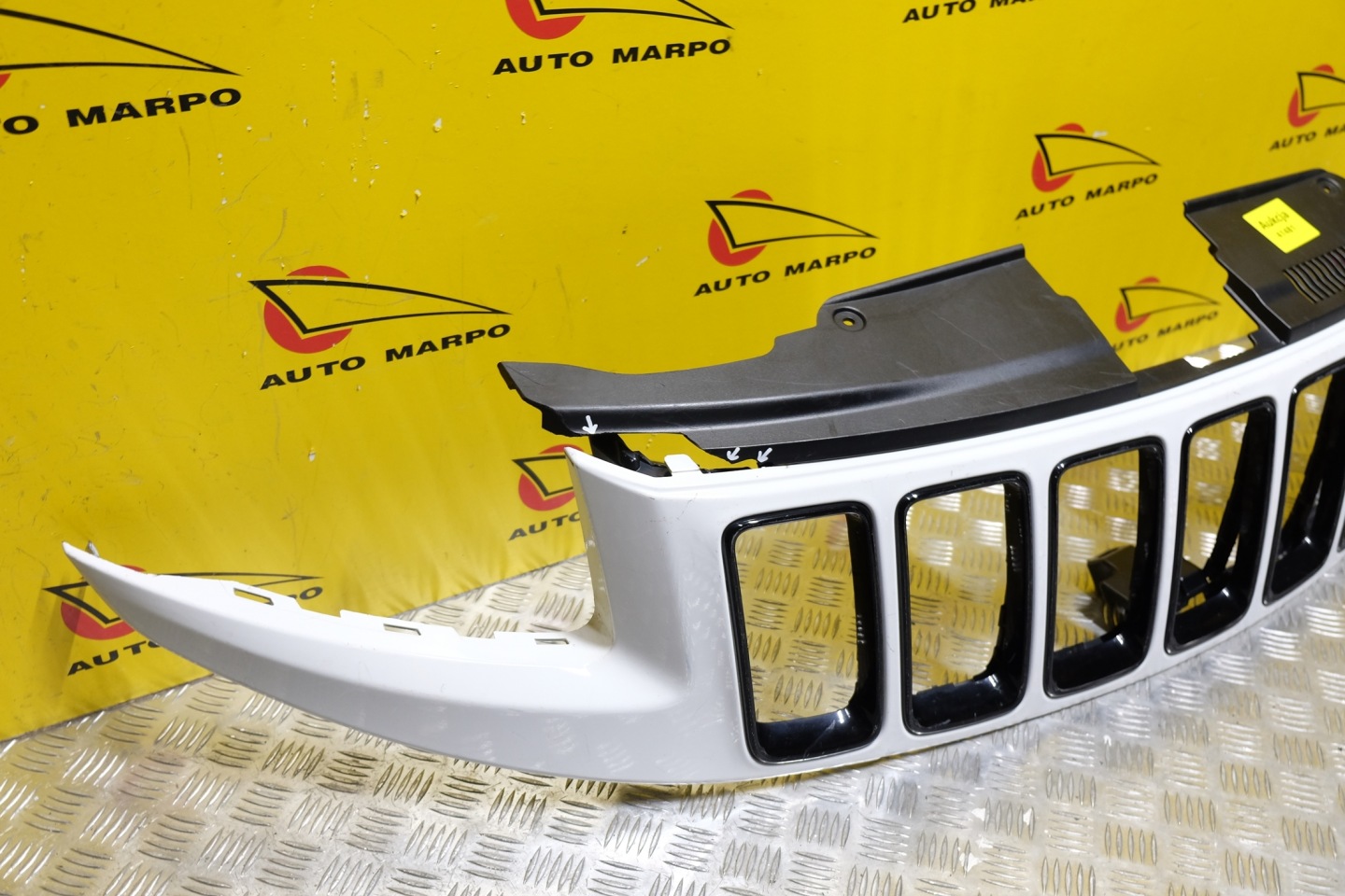 Jeep Cherokee J Kühlergrill FRONTGRILL Kühlergitter - Thumbnail 4