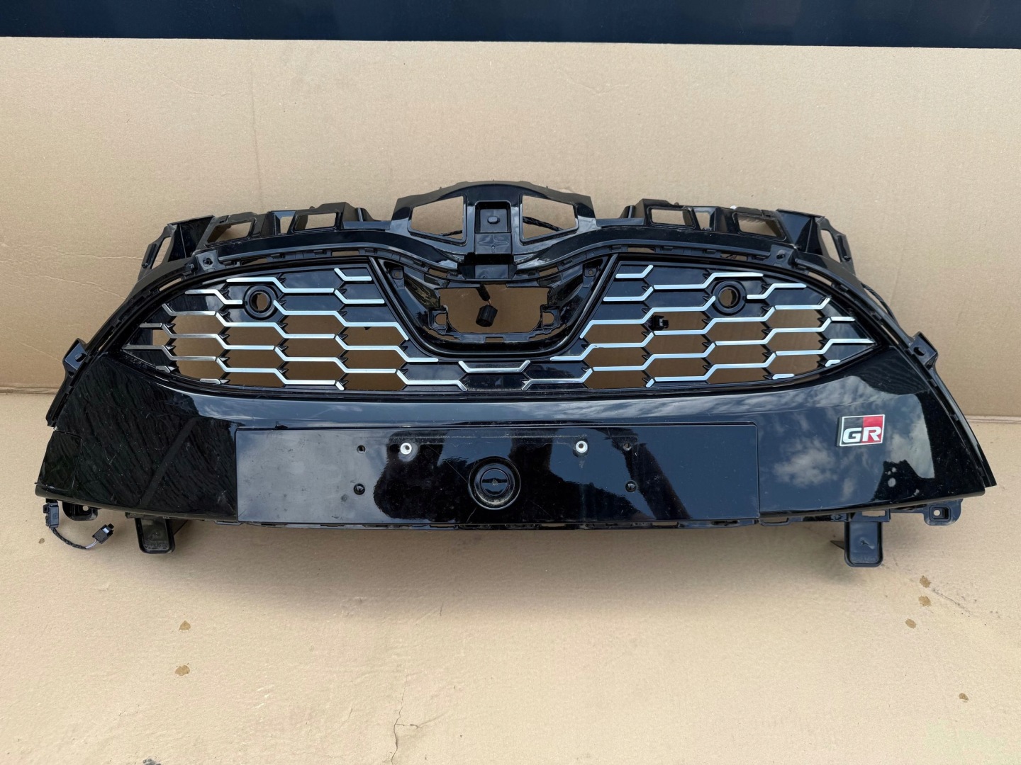 Toyota Yaris I P1 Kühlergrill FRONTGRILL Kühlergitter 531010DG71 - Thumbnail 1