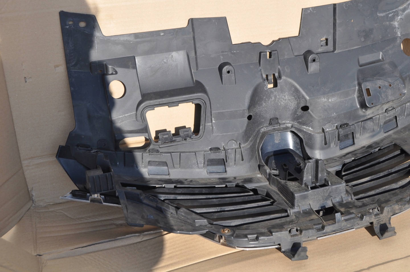 Renault MĂ©gane IV RFB Kühlergrill FRONTGRILL Kühlergitter 2016622563R - Thumbnail 8