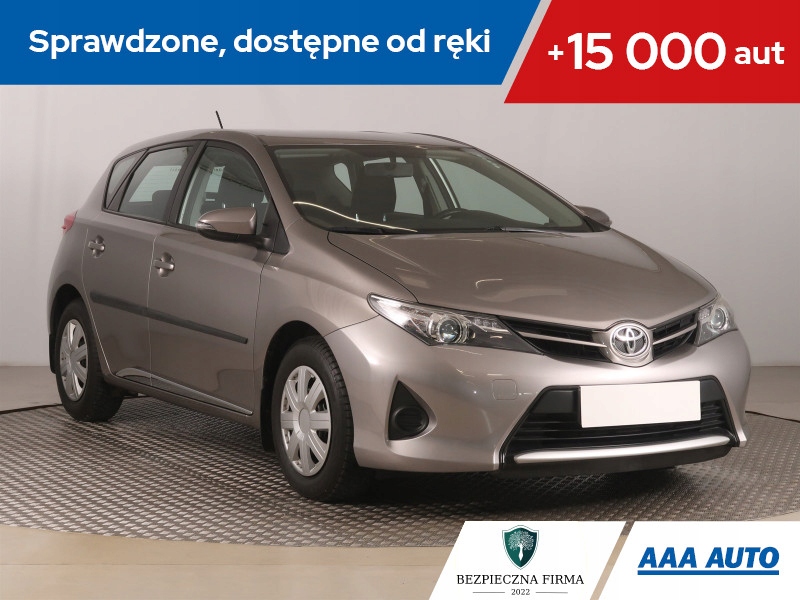 Toyota Auris II Hatchback 5d Dual VVT-i 100 99KM 2013