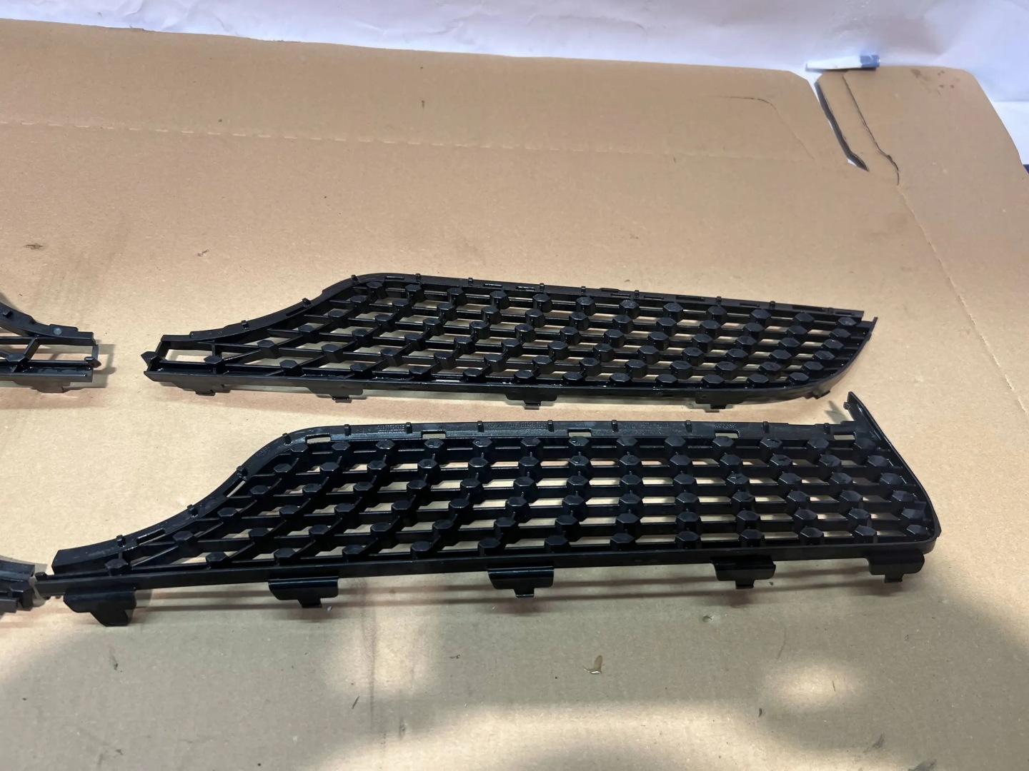 Mercedes-Benz A-Klasse W176 Kühlergrill FRONTGRILL Kühlergitter A1768882260 - Thumbnail 3