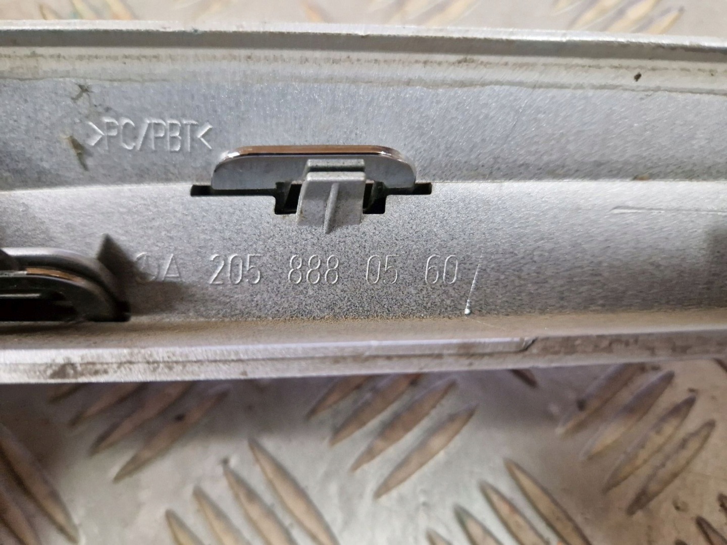 Mercedes-Benz C-Klasse W205 Kühlergrill FRONTGRILL Kühlergitter A2058880560 - Thumbnail 8