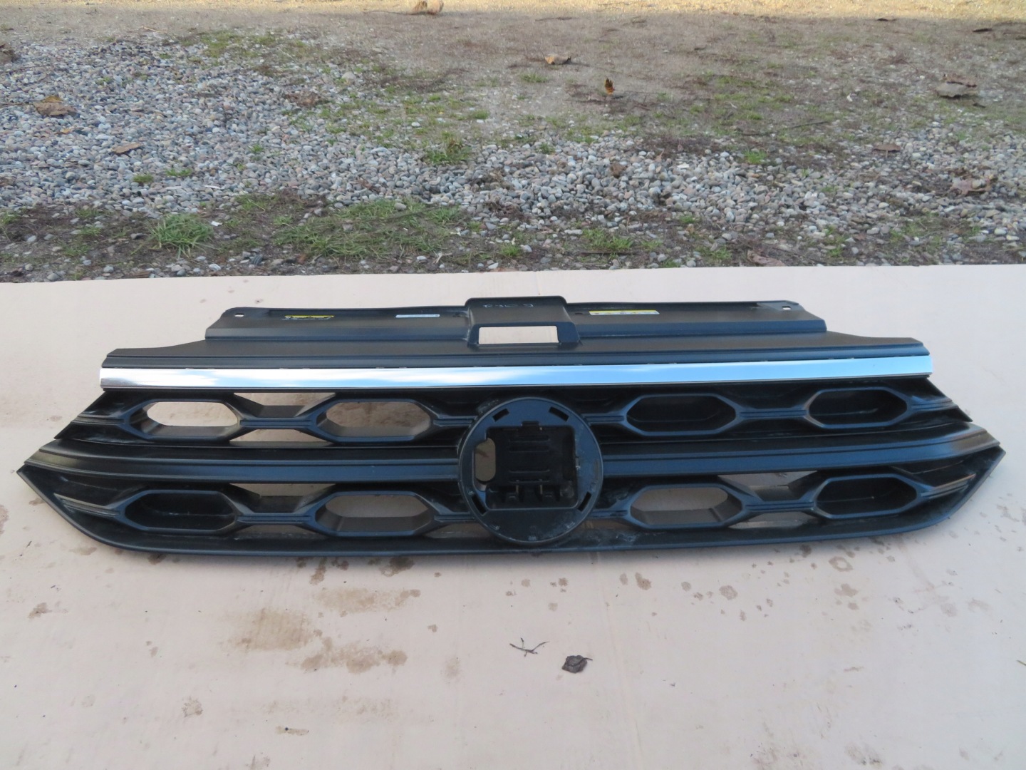 VW T-Roc A1 Kühlergrill FRONTGRILL Kühlergitter 2GA853651L - Thumbnail 1