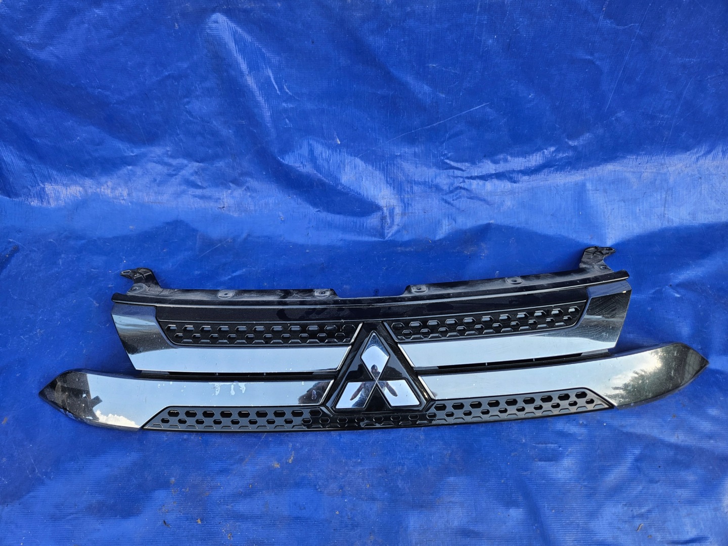 Mitsubishi Outlander CU0W Kühlergrill FRONTGRILL Kühlergitter 7450B308 - Thumbnail 1