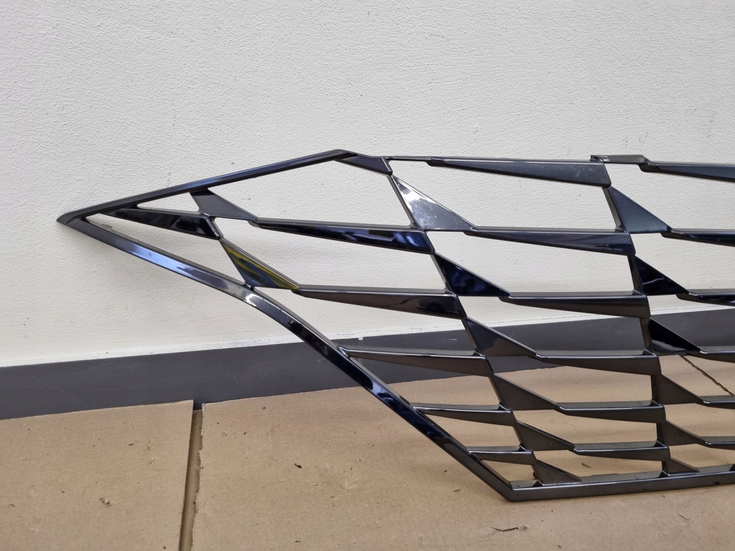 Hyundai Elantra EL Kühlergrill FRONTGRILL Kühlergitter 86351AA030 - Thumbnail 4