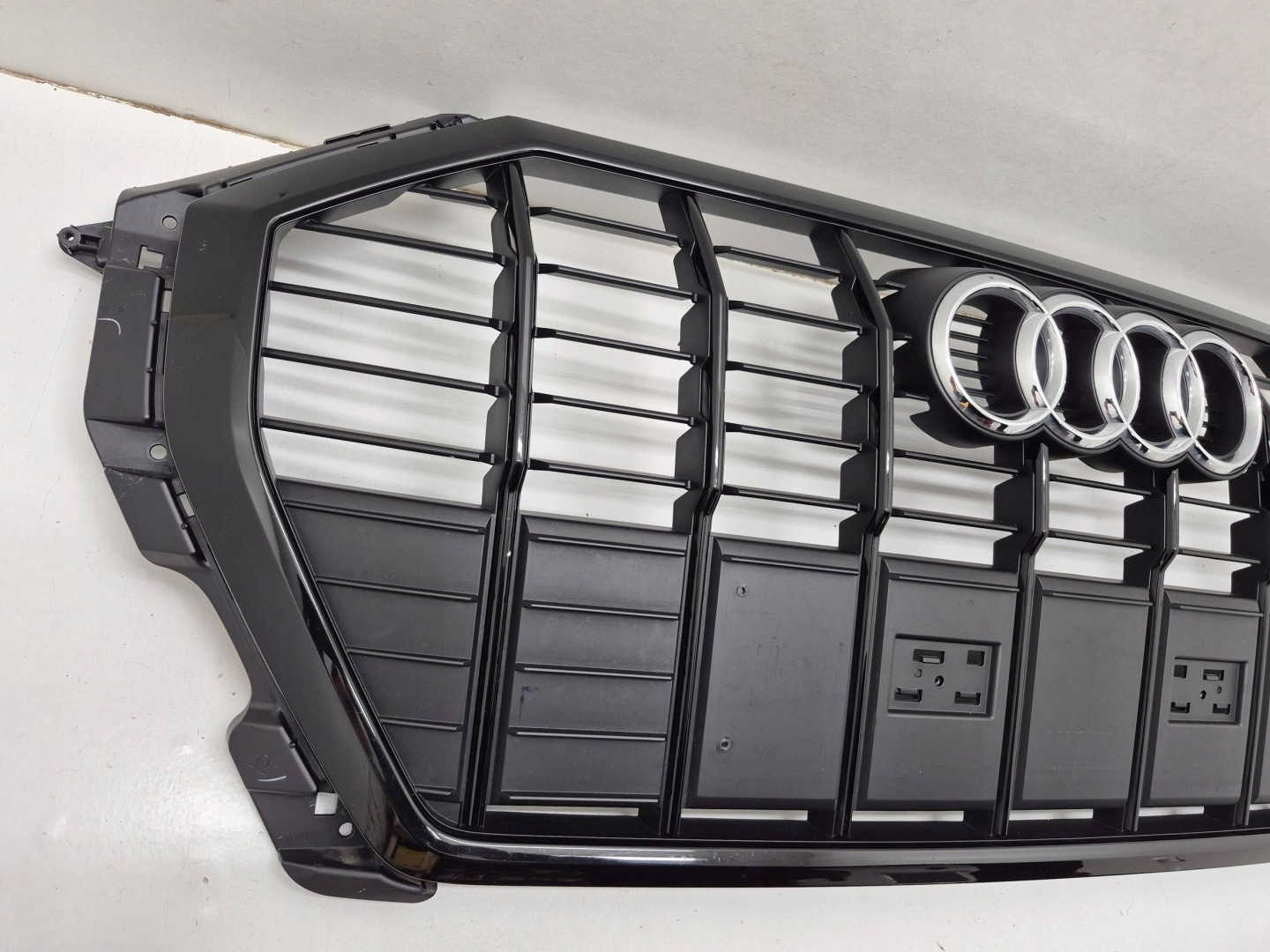Audi Q3 Kühlergrill FRONTGRILL Kühlergitter 83A853651EA - Thumbnail 3