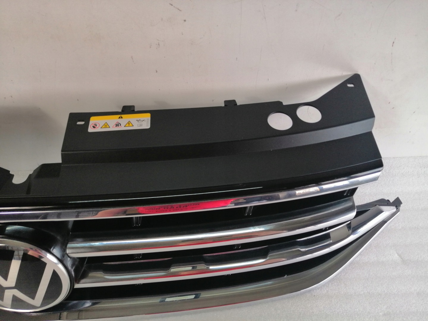 VW Tiguan Kühlergrill FRONTGRILL Kühlergitter 5NA853659 - Thumbnail 3