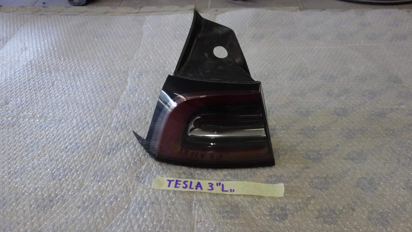 Tesla Model 3 003 Rückleuchte 107739700 Rearlamp - Thumbnail 2