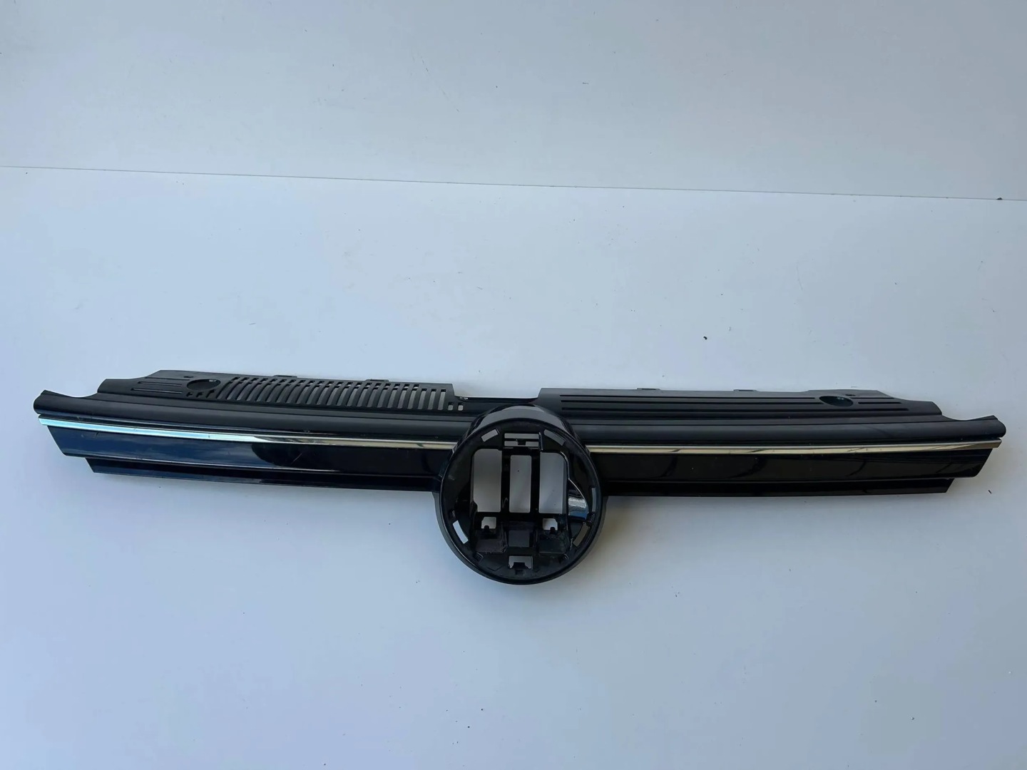 VW Golf V Kühlergrill FRONTGRILL Kühlergitter 5H0853651N - Thumbnail 1