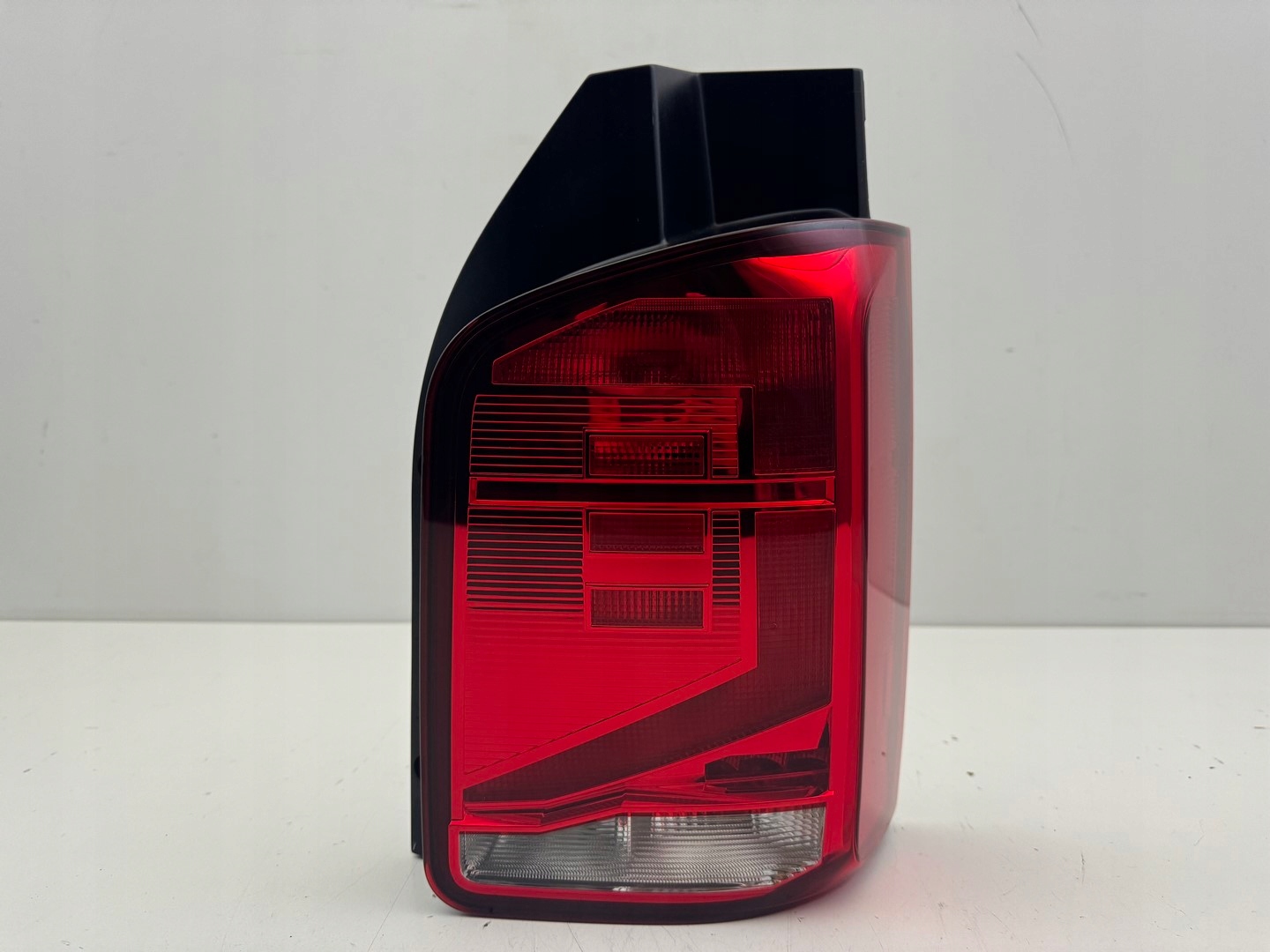 VW Transporter T6 Rückleuchte 7LA945096A Rearlamp - Thumbnail 1