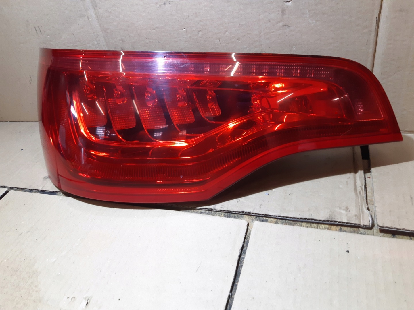 Audi Q7 Rückleuchte 4L0945093G Rearlamp - Thumbnail 1
