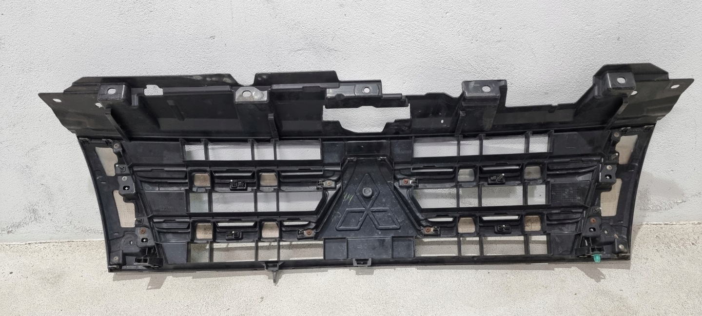 Mitsubishi Pajero V80 Kühlergrill FRONTGRILL Kühlergitter 7450A777 - Thumbnail 10