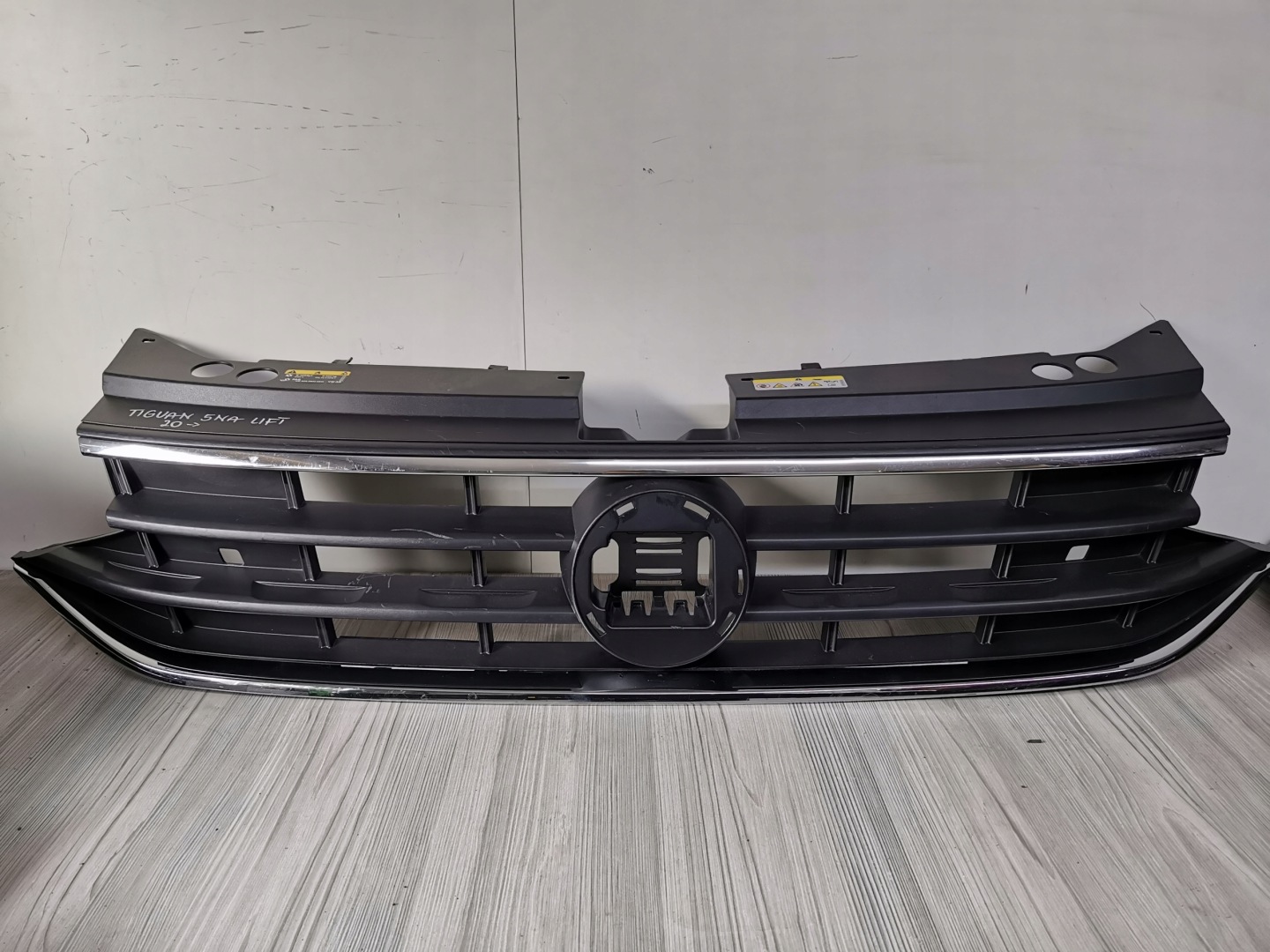 VW Tiguan Kühlergrill FRONTGRILL Kühlergitter - Thumbnail 1