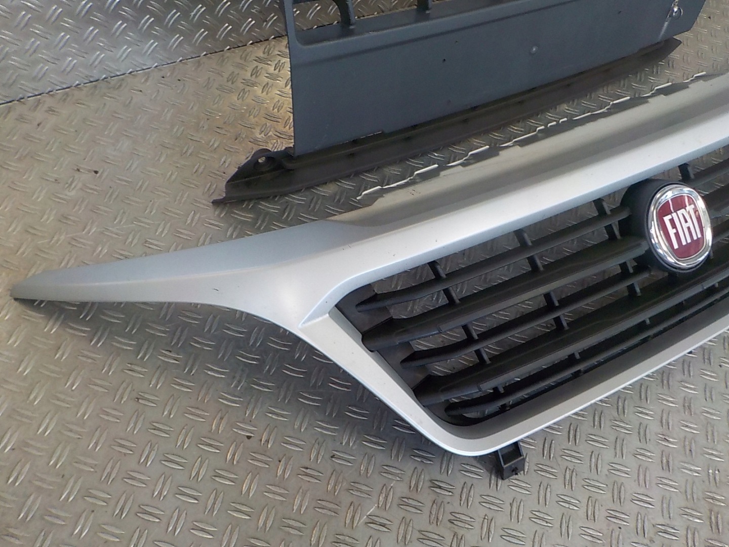 Fiat Ducato ZFA 240 Kühlergrill FRONTGRILL Kühlergitter - Thumbnail 3