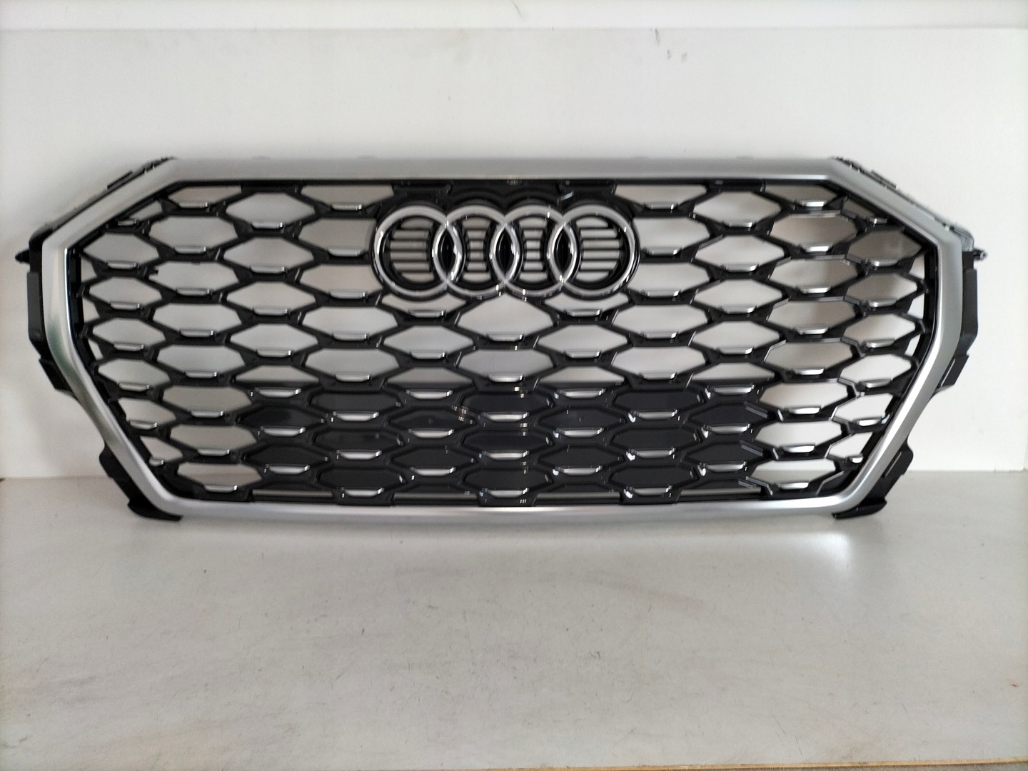Audi Q3 Kühlergrill FRONTGRILL Kühlergitter - Thumbnail 1
