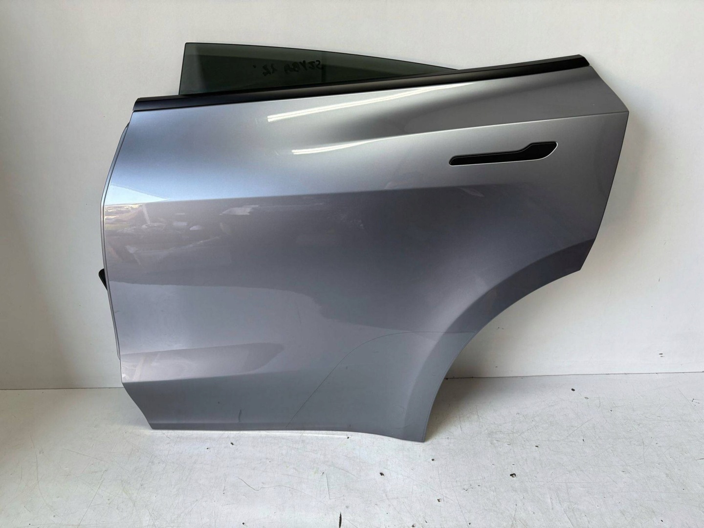 Tesla Model Y 005 Tür Hinten Links Door Porta Porte - Thumbnail 1