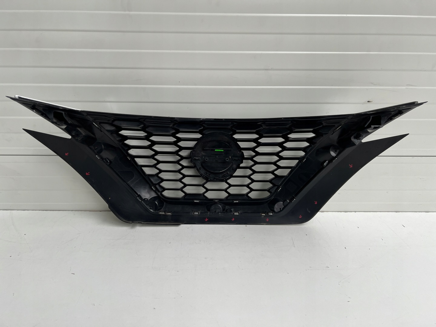 Nissan Juke F16 Kühlergrill FRONTGRILL Kühlergitter 623106PA0B - Thumbnail 9
