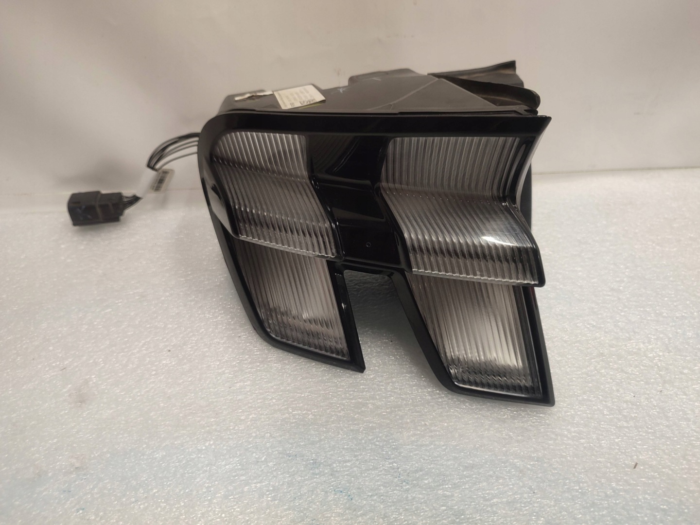 Ford Mustang II Mk2 Rückleuchte LJ8B13405AF Rearlamp - Thumbnail 1