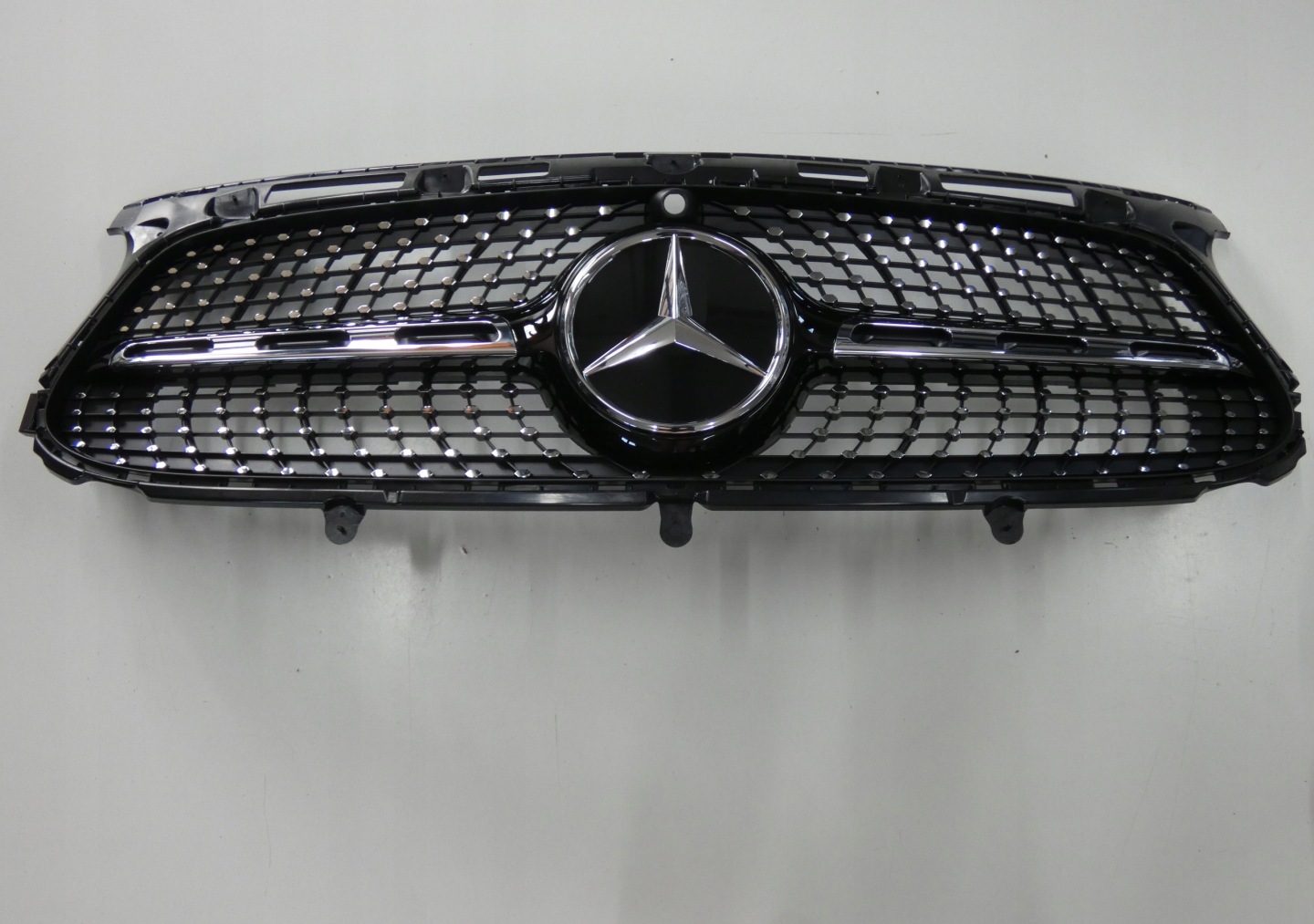 Mercedes-Benz GLA W247 Kühlergrill FRONTGRILL Kühlergitter A2478883901 - Thumbnail 1