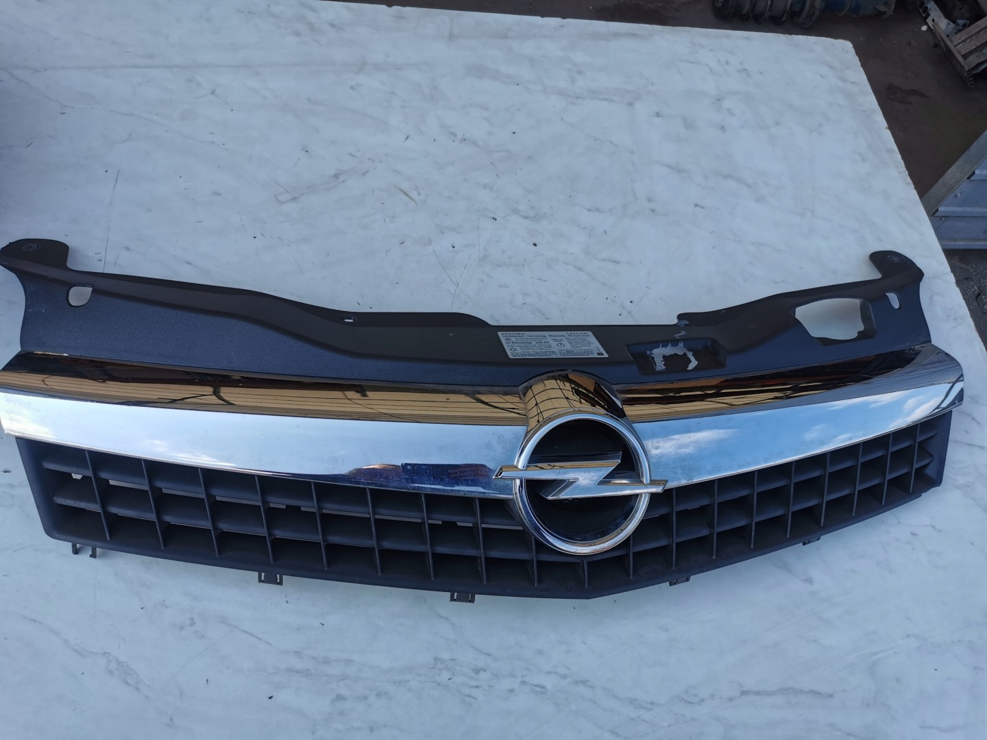 Opel Astra Kühlergrill FRONTGRILL Kühlergitter 13247179 - Thumbnail 1