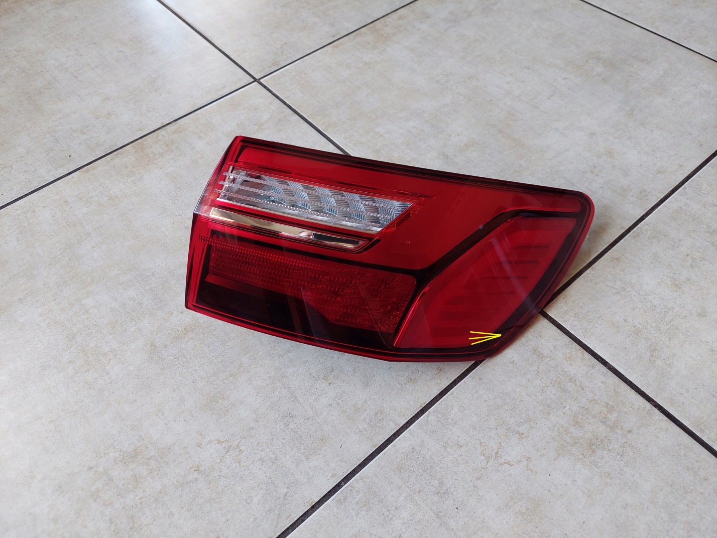 Audi A4 B9 Rückleuchte 8W9945070A Rearlamp - Thumbnail 1