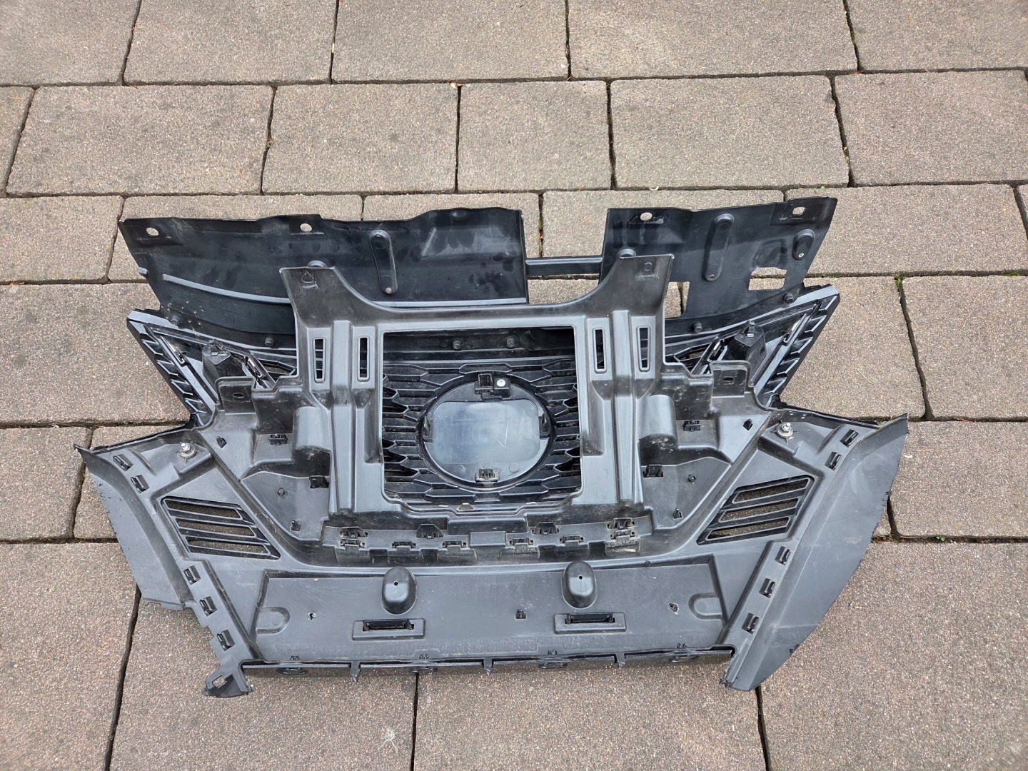 Nissan Qashqai J11 Kühlergrill FRONTGRILL Kühlergitter LETNAATRA - Thumbnail 12