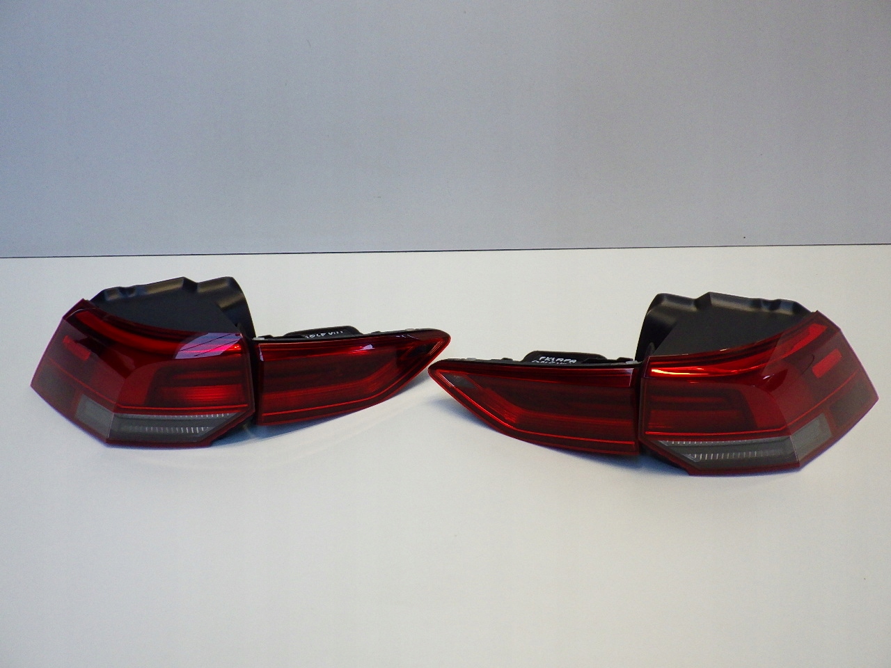VW Golf V Rückleuchte 5H0945095C Rearlamp - Thumbnail 1