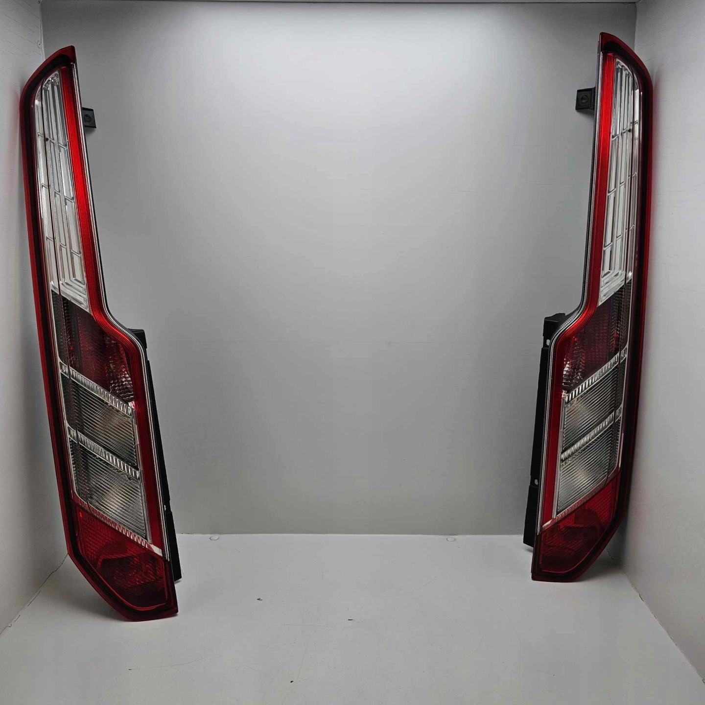 Ford Tourneo Custom II Mk2 Rückleuchte BK2113405AHBK Rearlamp - Thumbnail 1