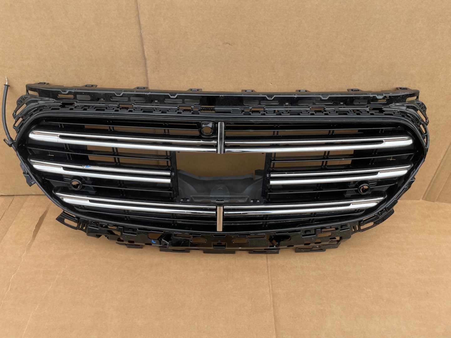Mercedes-Benz E-Klasse W214 Kühlergrill FRONTGRILL Kühlergitter A2148804801 - Thumbnail 5