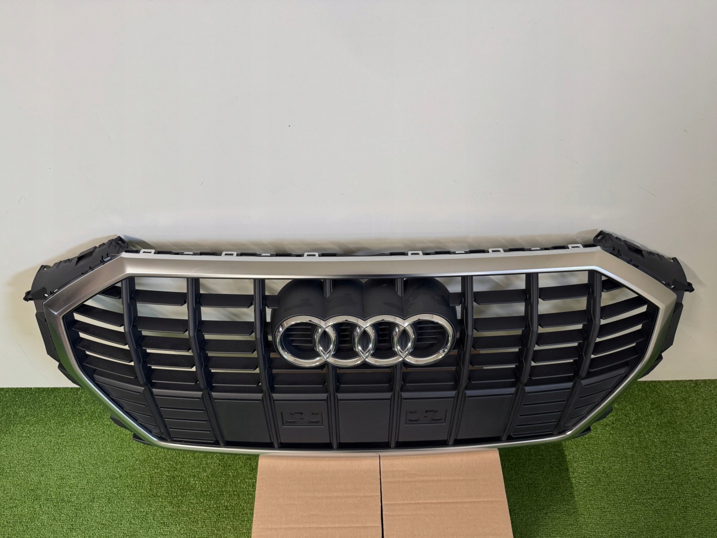 Audi Q3 Kühlergrill FRONTGRILL Kühlergitter 83A853651GR - Thumbnail 5