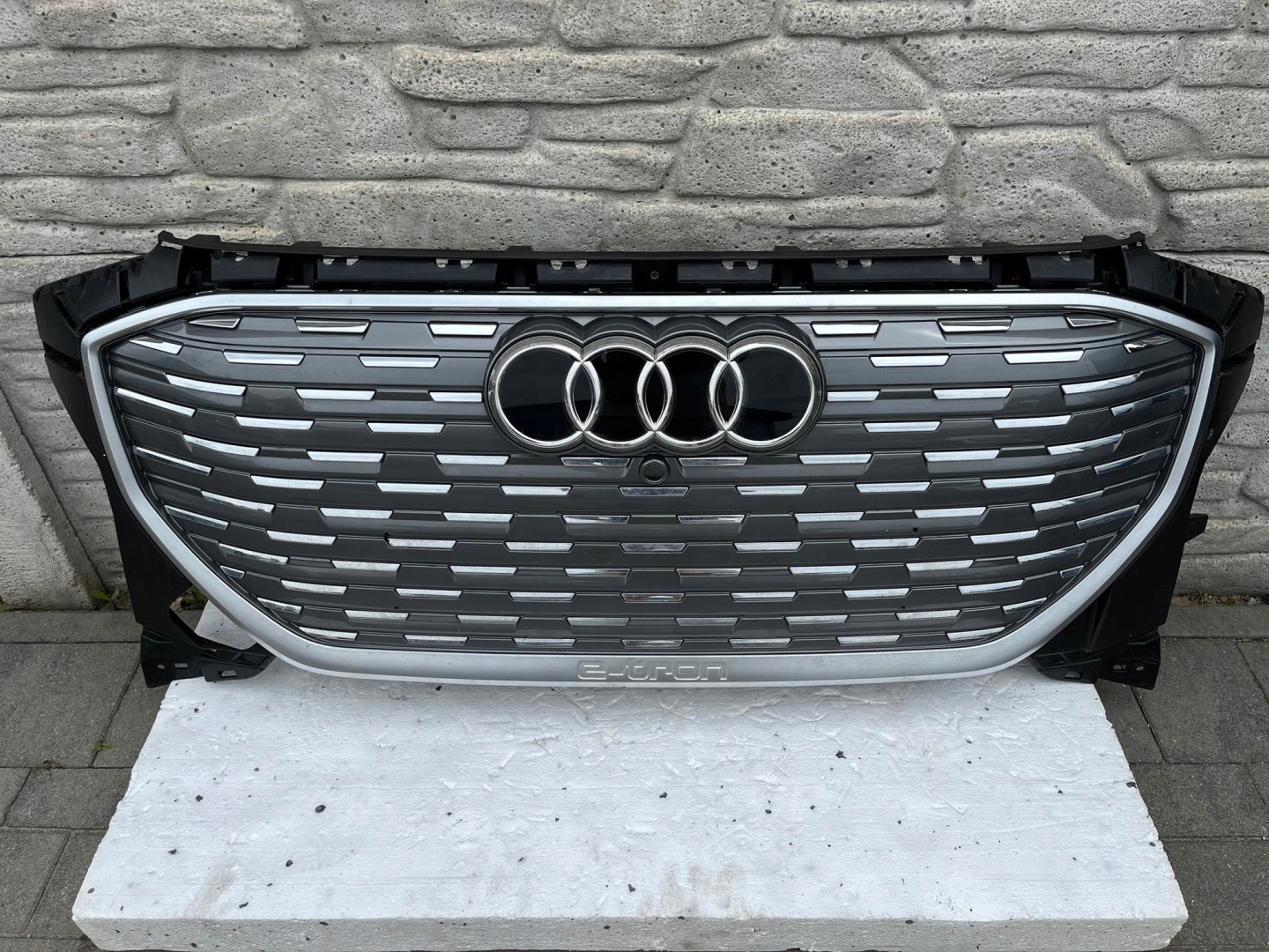 Audi Q4 Kühlergrill FRONTGRILL Kühlergitter 89A807233 - Thumbnail 1