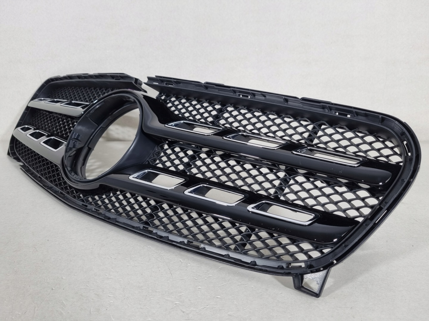 Mercedes-Benz GLA W156 Kühlergrill FRONTGRILL Kühlergitter A1568882900 - Thumbnail 4