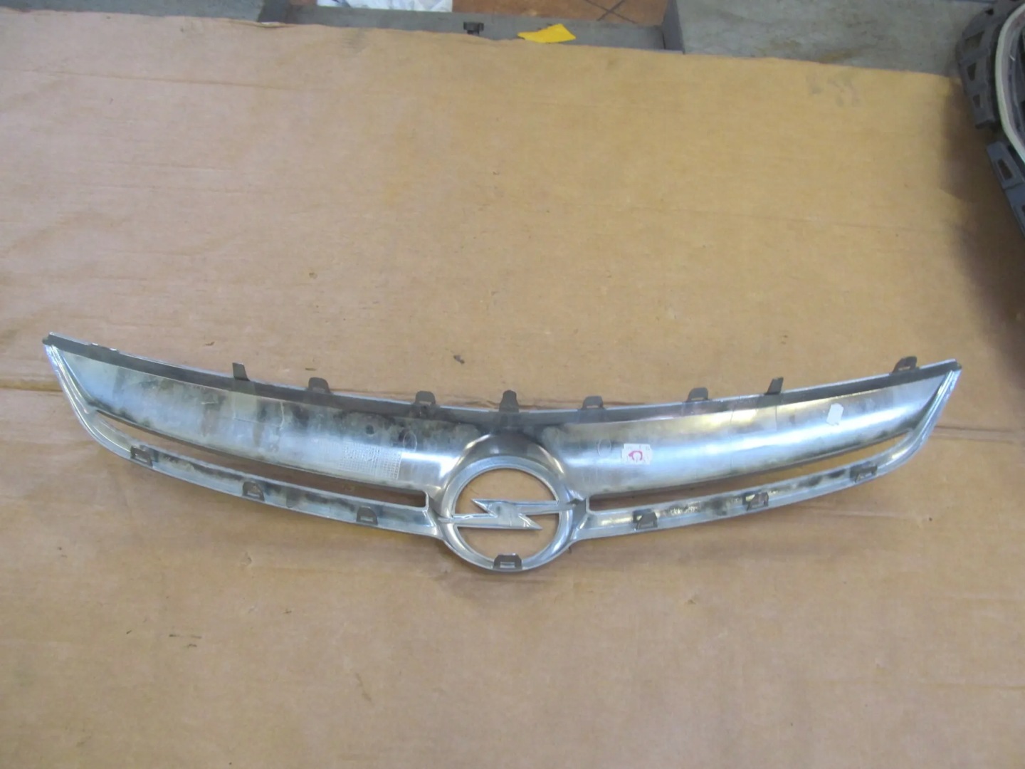 Opel Corsa Kühlergrill FRONTGRILL Kühlergitter 13286001 - Thumbnail 11