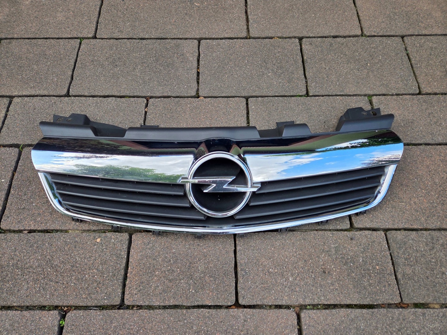 Opel Zafira Kühlergrill FRONTGRILL Kühlergitter 13157590 - Thumbnail 1