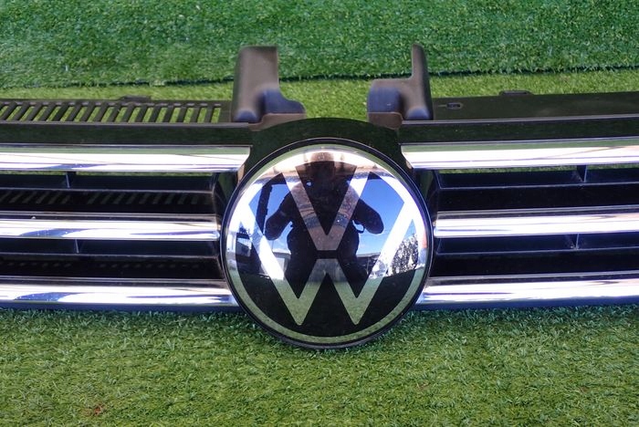 VW Touran 5TA Kühlergrill FRONTGRILL Kühlergitter 5TA853653 - Thumbnail 5
