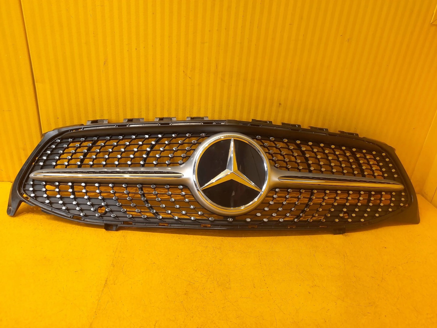 Mercedes-Benz CLA C118 Kühlergrill FRONTGRILL Kühlergitter A1188880000 - Thumbnail 1
