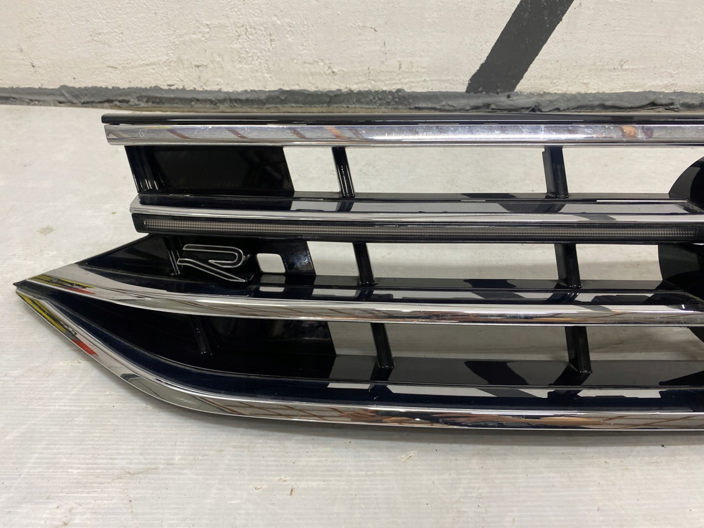 VW Tiguan Kühlergrill FRONTGRILL Kühlergitter 5NN853653E - Thumbnail 2
