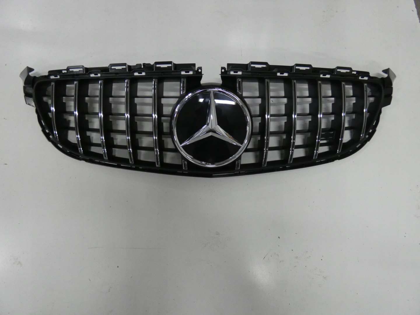 Mercedes-Benz C-Klasse W205 Kühlergrill FRONTGRILL Kühlergitter - Thumbnail 1