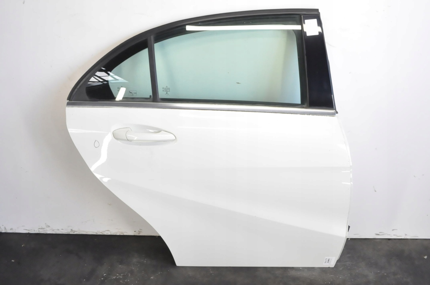 Mercedes-Benz A-Klasse W176 Tür Hinten Rechts Door Porta Porte - Thumbnail 1