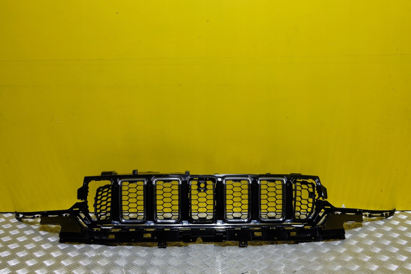 Jeep Cherokee J Kühlergrill FRONTGRILL Kühlergitter OKEE2021GR - Thumbnail 1